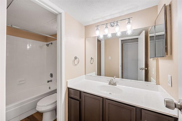 6701 Sands Point Drive 47, Houston, TX 77074