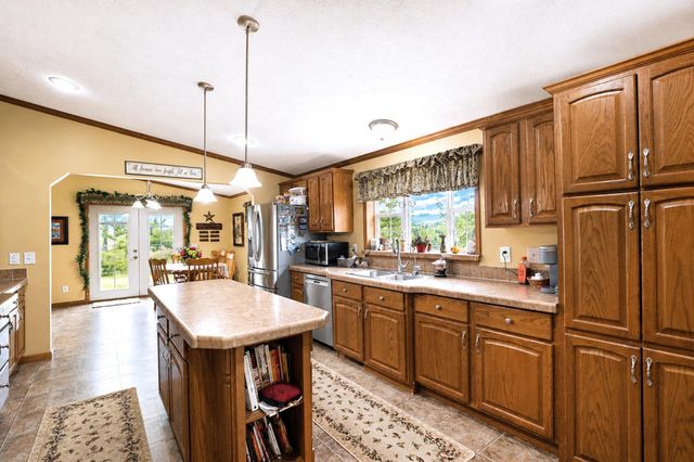 55571 160th Street, Austin, MN 55912