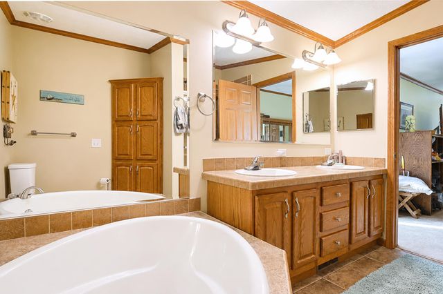 55571 160th Street, Austin, MN 55912