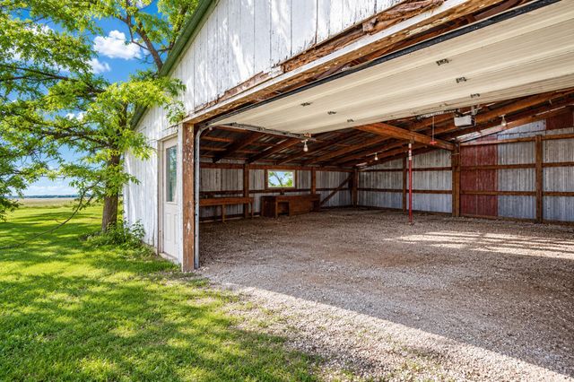 55571 160th Street, Austin, MN 55912