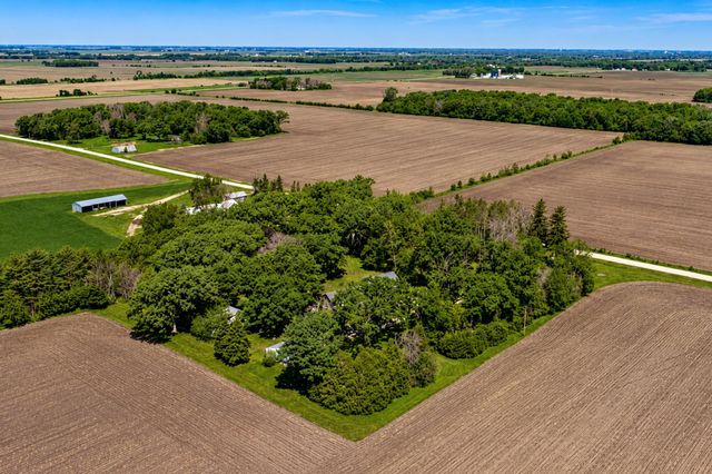 55571 160th Street, Austin, MN 55912