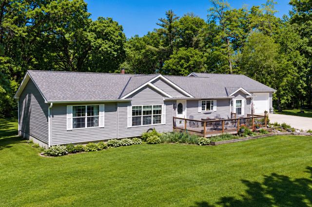 55571 160th Street, Austin, MN 55912