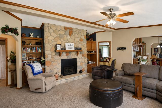 55571 160th Street, Austin, MN 55912