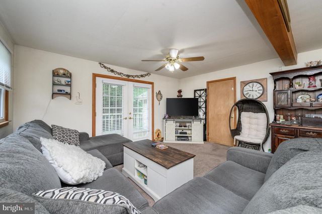 405 MAGNOLIA RD, Mount Laurel, NJ 08054