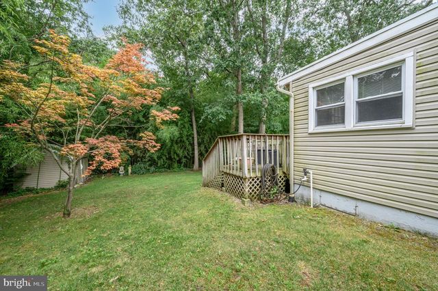 405 MAGNOLIA RD, Mount Laurel, NJ 08054