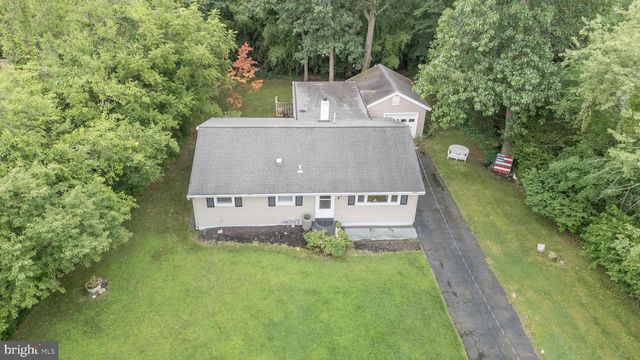 405 MAGNOLIA RD, Mount Laurel, NJ 08054