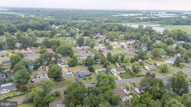 405 MAGNOLIA RD, Mount Laurel, NJ 08054