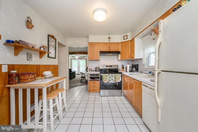 405 MAGNOLIA RD, Mount Laurel, NJ 08054