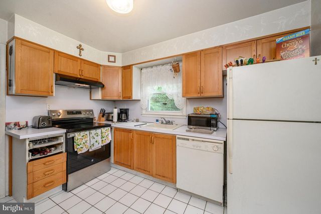 405 MAGNOLIA RD, Mount Laurel, NJ 08054