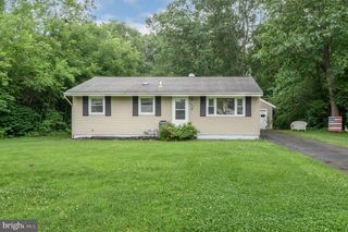 405 MAGNOLIA RD, Mount Laurel, NJ 08054