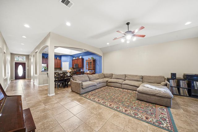 1027 Nantucket Street, Pasadena, TX 77503