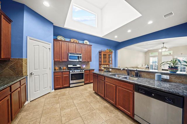 1027 Nantucket Street, Pasadena, TX 77503