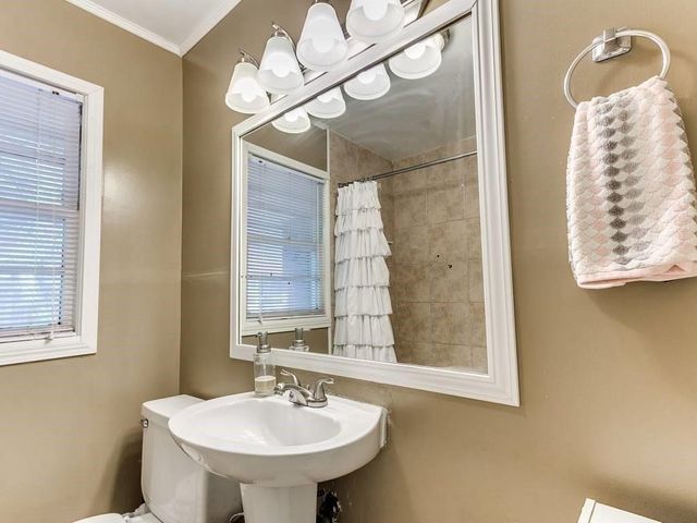 1730 Andover Court, The Village, OK 73120