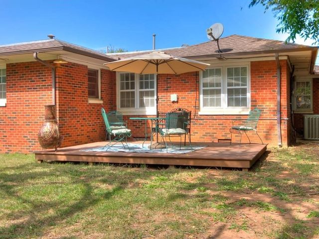 1730 Andover Court, The Village, OK 73120