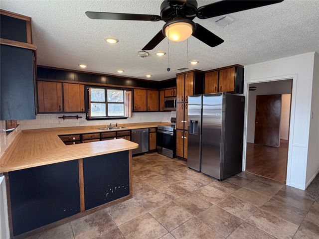 314 W 5th Street, Springtown, TX 76082