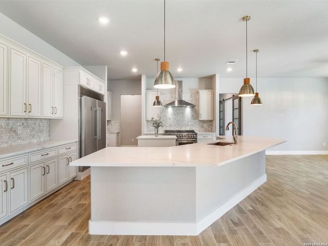 250 Pr 2775, Mico, TX 78056