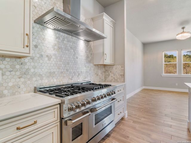 250 Pr 2775, Mico, TX 78056