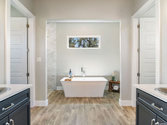 250 Pr 2775, Mico, TX 78056