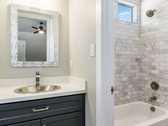 250 Pr 2775, Mico, TX 78056