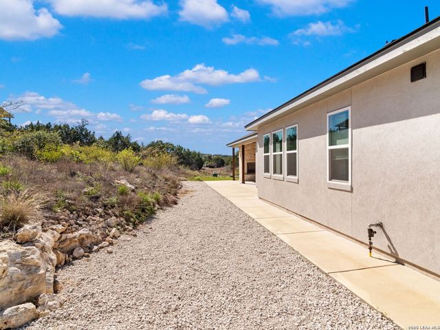 250 Pr 2775, Mico, TX 78056