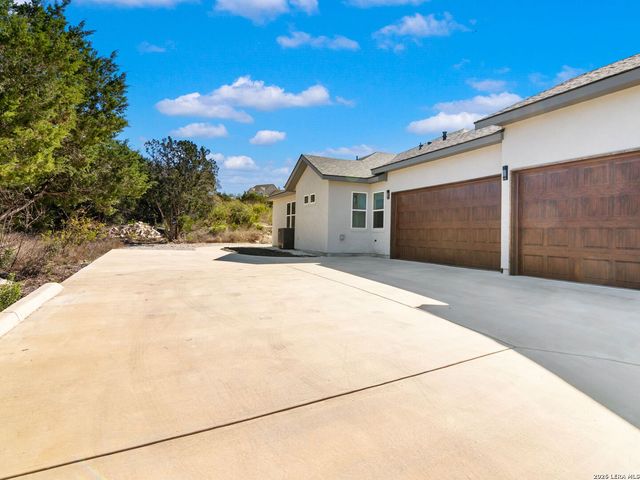 250 Pr 2775, Mico, TX 78056