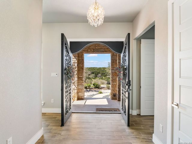 250 Pr 2775, Mico, TX 78056