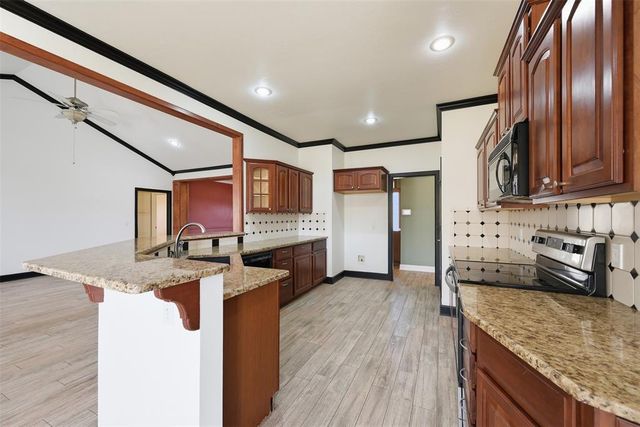 1821 E Birchwood Court, Stillwater, OK 74075