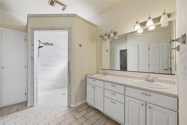 1821 E Birchwood Court, Stillwater, OK 74075