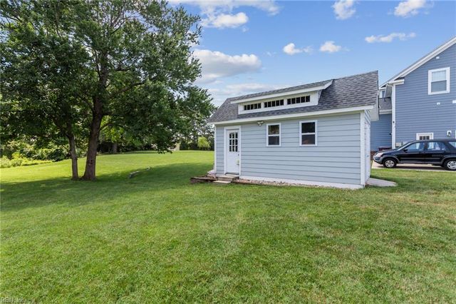 1609 Kingfisher CT, Chesapeake, VA 23321