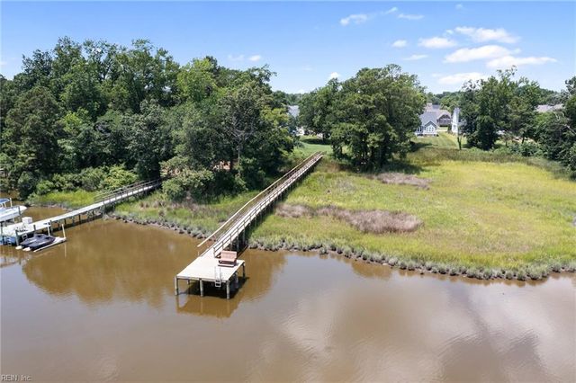 1609 Kingfisher CT, Chesapeake, VA 23321