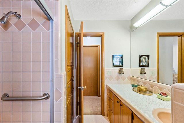 806 Park, Frederick, OK 73542