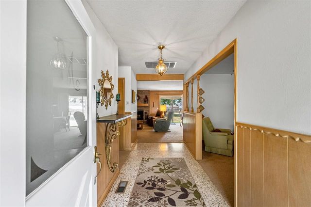 806 Park, Frederick, OK 73542