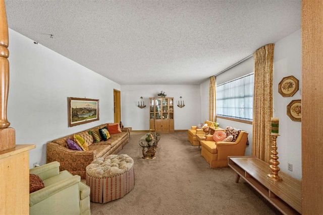 806 Park, Frederick, OK 73542