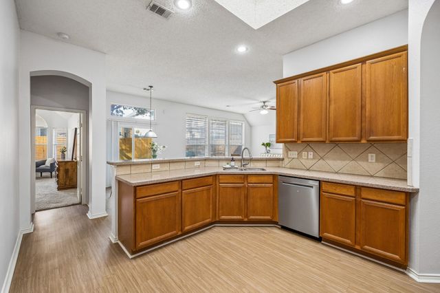 5517 Lawnsberry Drive, Fort Worth, TX 76137