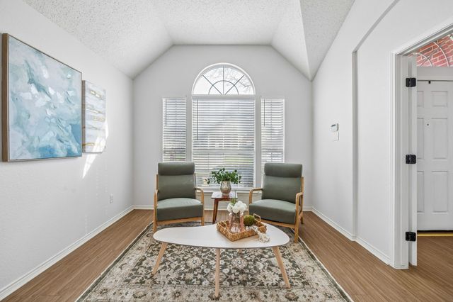 5517 Lawnsberry Drive, Fort Worth, TX 76137