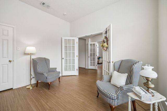 5517 Lawnsberry Drive, Fort Worth, TX 76137