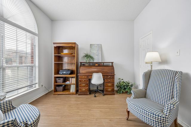 5517 Lawnsberry Drive, Fort Worth, TX 76137