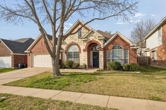 5517 Lawnsberry Drive, Fort Worth, TX 76137