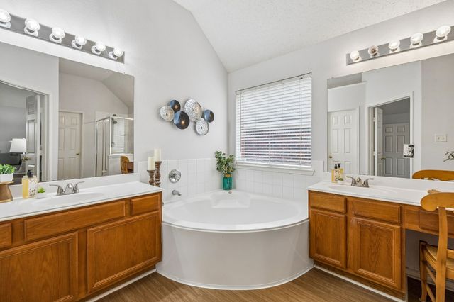 5517 Lawnsberry Drive, Fort Worth, TX 76137