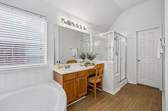 5517 Lawnsberry Drive, Fort Worth, TX 76137