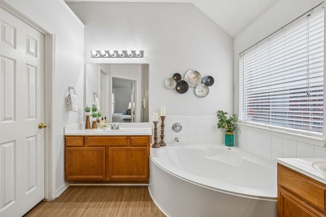 5517 Lawnsberry Drive, Fort Worth, TX 76137