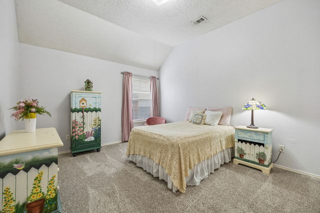 5517 Lawnsberry Drive, Fort Worth, TX 76137