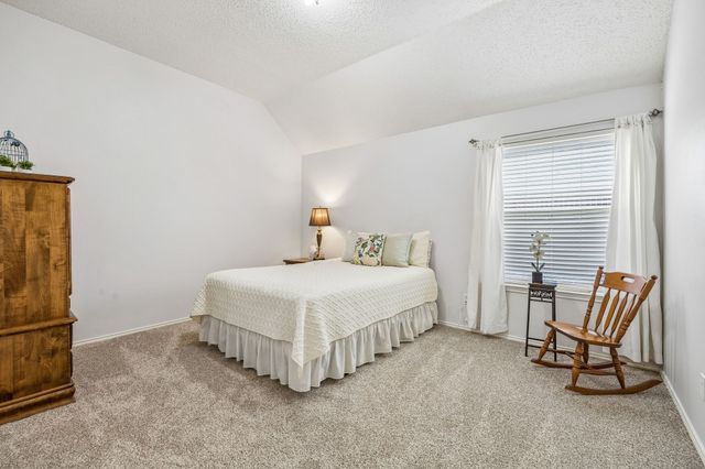 5517 Lawnsberry Drive, Fort Worth, TX 76137