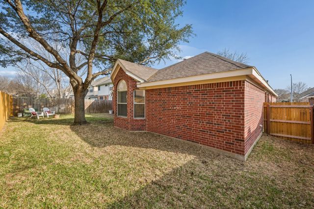 5517 Lawnsberry Drive, Fort Worth, TX 76137