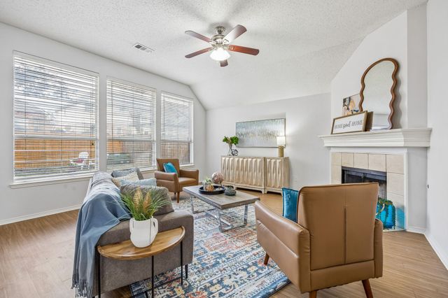 5517 Lawnsberry Drive, Fort Worth, TX 76137