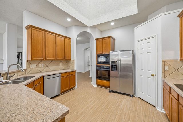 5517 Lawnsberry Drive, Fort Worth, TX 76137