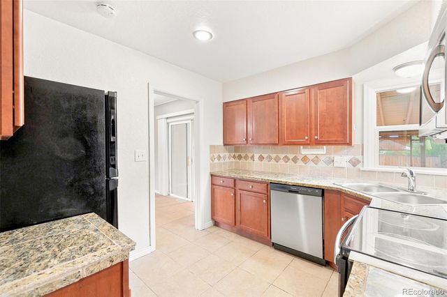 1945 Oakland Street, Aurora, CO 80010