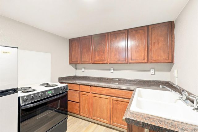 1945 Oakland Street, Aurora, CO 80010