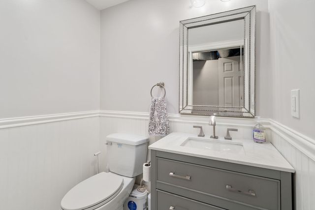 2 Lexington St, Boston, MA 02129