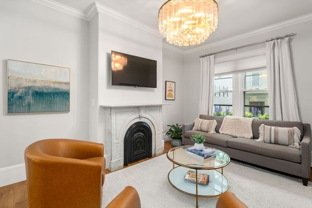 2 Lexington St, Boston, MA 02129